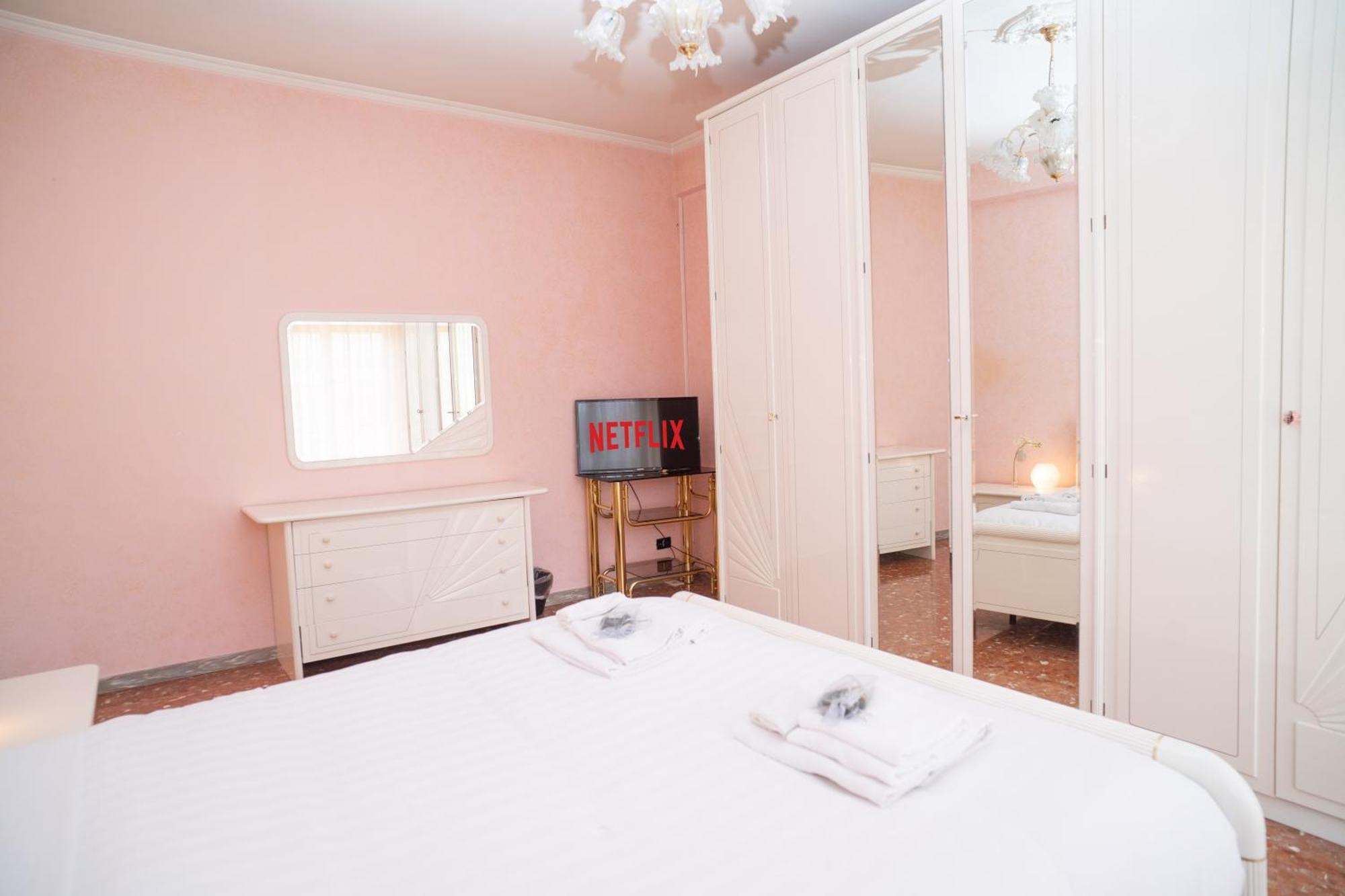 Charme Vintage And Comfort Two Steps From Metro A Appartamento Roma
